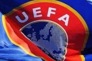 UEFA Hukuk&ccedil;uları ikiye b&ouml;l&uuml;nd&uuml;