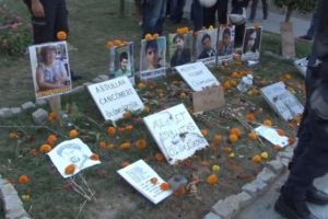 Gezi Parkı'ndaki "hatıra k&ouml;şesi" kaldırıldı