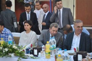 Bakan Suryani ve Suriyelilerle birlikta iftar a&ccedil;tı