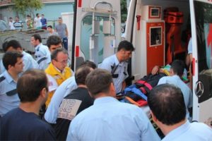 İki polis aracı &ccedil;arpıştı: 5 yaralı