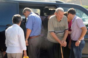 &Ouml;calan'a kardeşinden ve dayısından bayram ziyareti