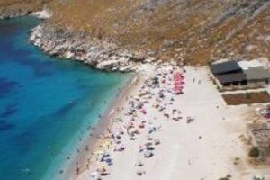 Plajda kalaşnikoflu saldırı
