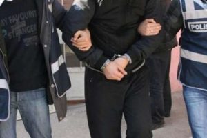 G&ouml;&ccedil;men ka&ccedil;ak&ccedil;ılarına darbe