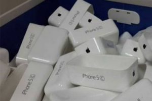 iPhone Lite bu kabın i&ccedil;inde gelebilir
