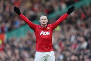 Rooney ManU'da kalıyor