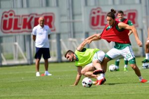 Bursaspor yarın Sırbistan'a gidiyor