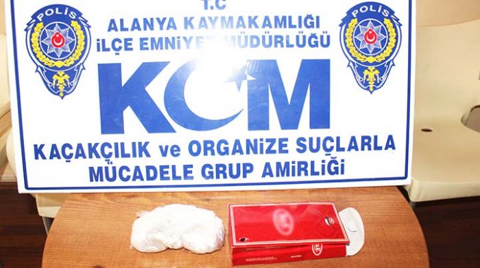 Parf&uuml;m kutusunda uyuşturucu!