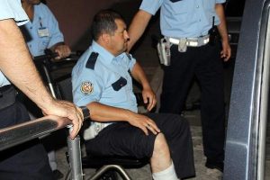 Dur ihtarına uymadı polisi yaraladı
