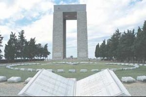 Şehitler Abidesi'nde iftar yemeği