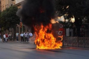LPG'li otomobil alev alev yandı