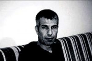 Eşini elinden alan &uuml;nl&uuml; dolandırıcıyı &ouml;ld&uuml;rd&uuml;