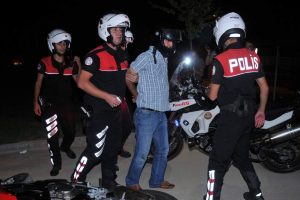 Motosikletli hırsıza motosikletli polislerden operasyon