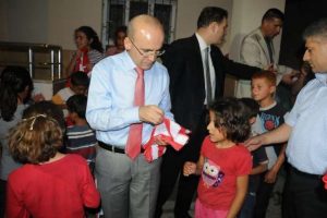 Bakan'dan &ccedil;ocuklara Kur'an ve namaz tavsiyesi