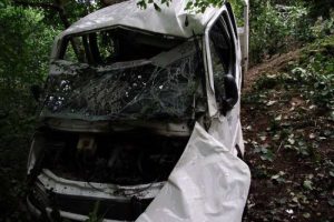 Kamyon fındık bah&ccedil;esine u&ccedil;tu