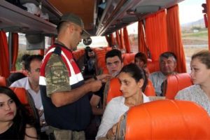 Yol kontrollerinde 7 ayda 121 kişi yakalandı