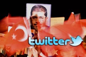 T&uuml;rkiye sosyal medyada darbeye karşı tek y&uuml;rek
