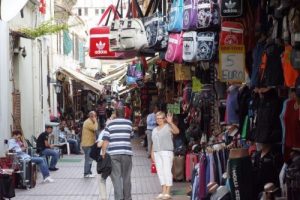 Turisti rahatsız edene ceza yağdı
