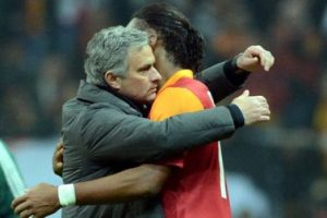 Mourinho'dan Drogba'ya &ccedil;ağrı