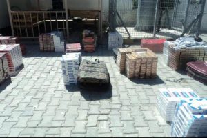 Yolcu otob&uuml;s&uuml;nde ka&ccedil;ak sigara