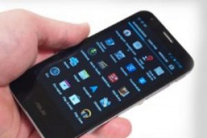iPhone ve Galaxy'e dev rakip ASUS