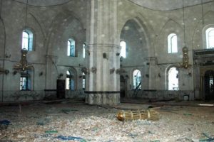 Esad g&uuml;&ccedil;leri camiyi bombaladı: 12 &ouml;l&uuml;, 50 yaralı