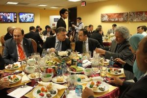 Kongre &uuml;yelerine iftar verildi