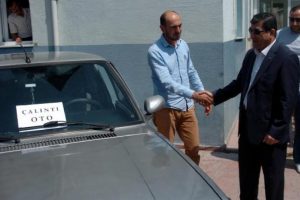 &Ccedil;alınan otomobillerine yıllar sonra kavuşma sevinci