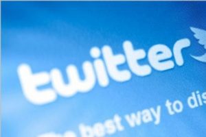 İngiltere'de Twitter ile ilgili b&uuml;y&uuml;k tartışma