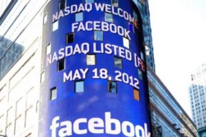 Facebook hisseleri ilk kez halka arz fiyatının &uuml;st&uuml;nde