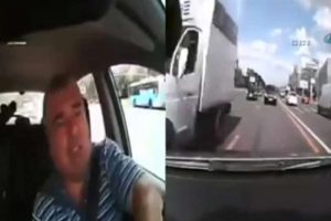 Şerit değiştirmeye &ccedil;alışınca trafiği katletti