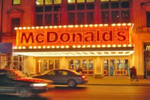 Mc Donald's &ccedil;alışanları ayaklandı