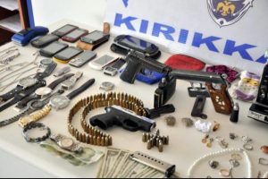 Pes dedirten hırsızlık