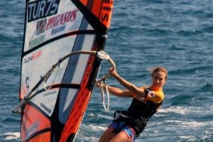 Windsurf Ligi &uuml;&ccedil;&uuml;nc&uuml; ayak yarışları Urla'da başladı