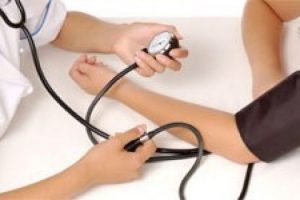 B&uuml;y&uuml;k testis, y&uuml;ksek tansiyon