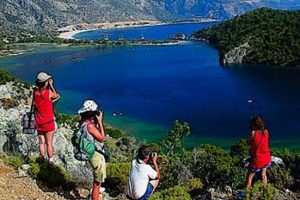 Turizm y&uuml;z&uuml;m&uuml;z&uuml; g&uuml;ld&uuml;rd&uuml;