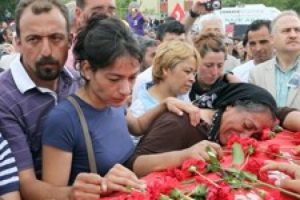Sarıs&uuml;l&uuml;k'&uuml;n cenazesine katılanlara dava