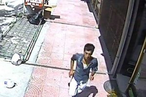 Otomobil hırsızını g&uuml;venlik kamerası ele verdi