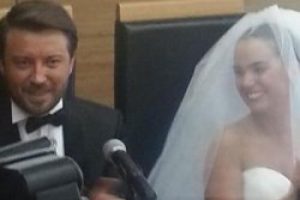 Yeliz Şar ve Tolga G&uuml;le&ccedil; evlendi