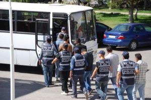 Uyuşturucu operasyonunda 17 tutuklama