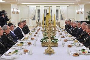 Cumhurbaşkanı G&uuml;l'den YAŞ &uuml;yelerine iftar