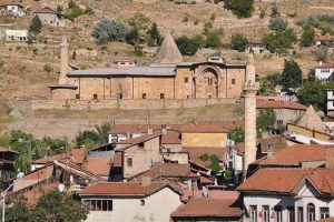 Ecdattan 785 yıl &ouml;nce alttan ısıtma sistemi