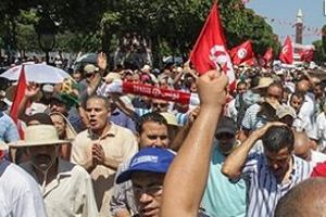 Tunuslular senaryolara karşı meydana iniyor
