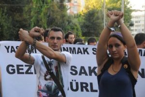 Antalya'da Gezi tutuklamalarına eylemli tepki
