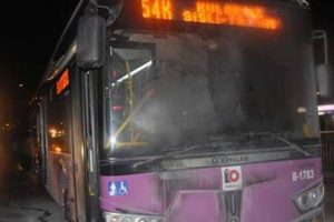 İstanbul'da otob&uuml;se molotoflu saldırı