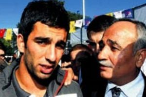 Anne-babasına B&uuml;y&uuml;k&ccedil;ekmece'de villa aldı ama.