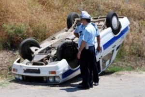 Polis aracı kaza yaptı: 2polis yaralı
