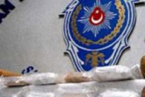 Uyuşturucu &ccedil;etesine 15 g&ouml;zaltı