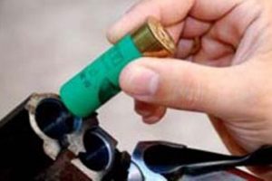 Eşini &ouml;ld&uuml;rd&uuml;, amcasının oğlunu yaraladı