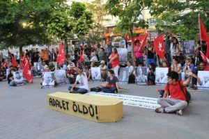 Tabutlu eylem