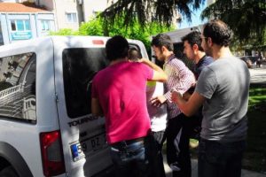 Uyuşturucu parası i&ccedil;in hırsızlık yaptı